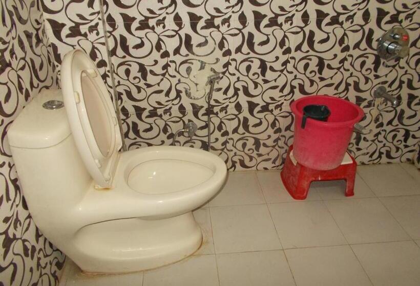 هتل Nice Place Near Cart Road