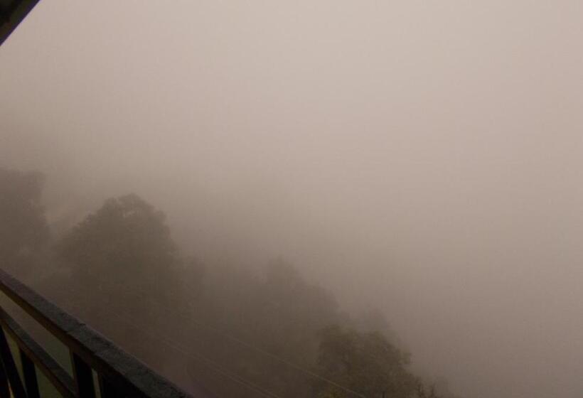 هتل Nice Place Near Cart Road