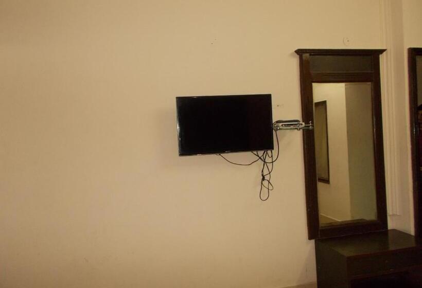 هتل Nice Place Near Cart Road