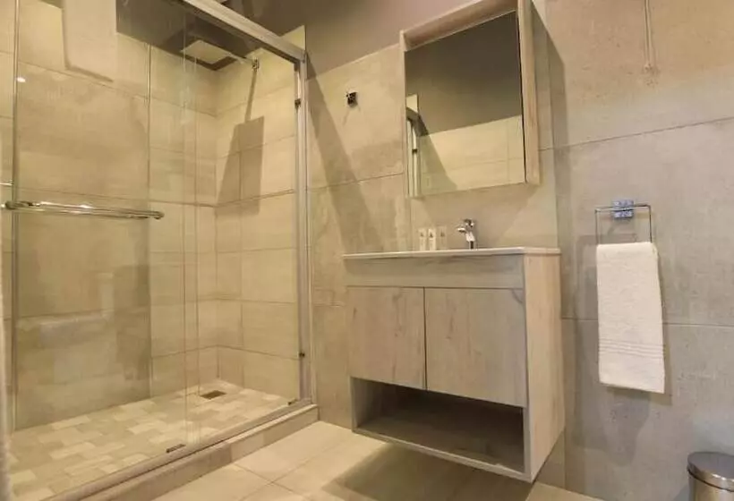 ホテル Cascades Guest Lodge