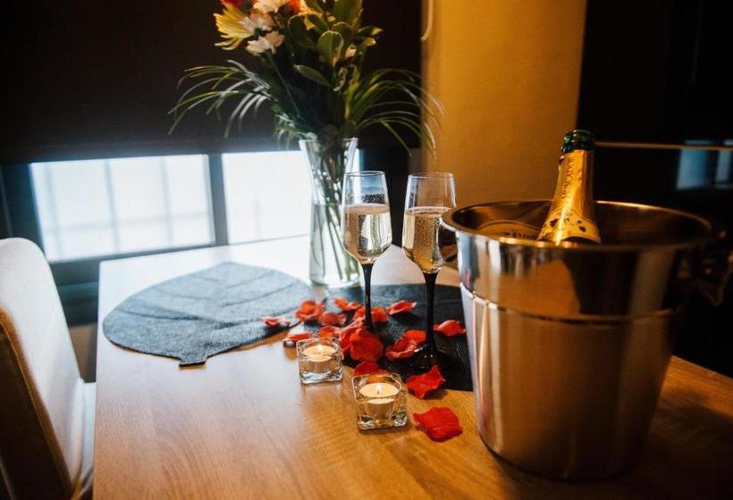 La Suite Romantique Avec Jacuzzi Au Cœur De Perpignan