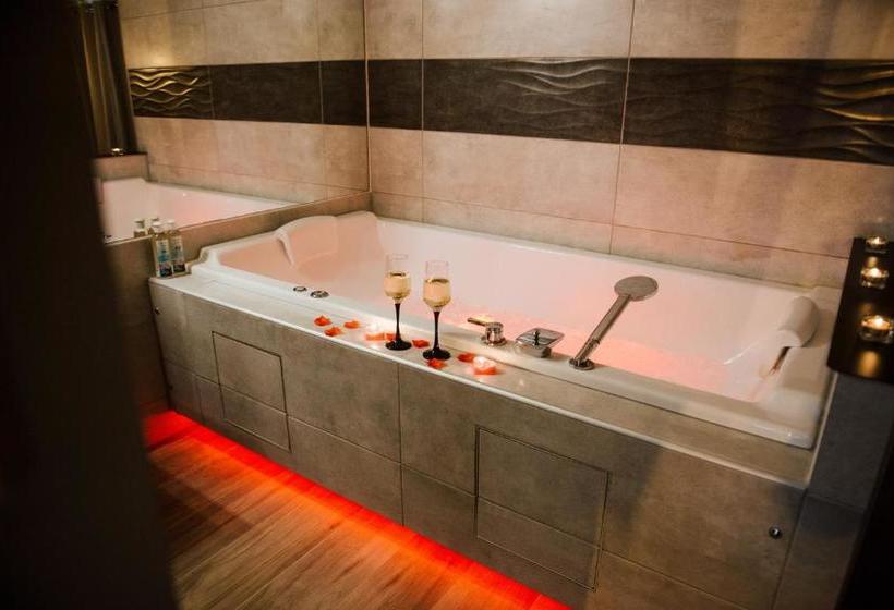 La Suite Romantique Avec Jacuzzi Au Cœur De Perpignan