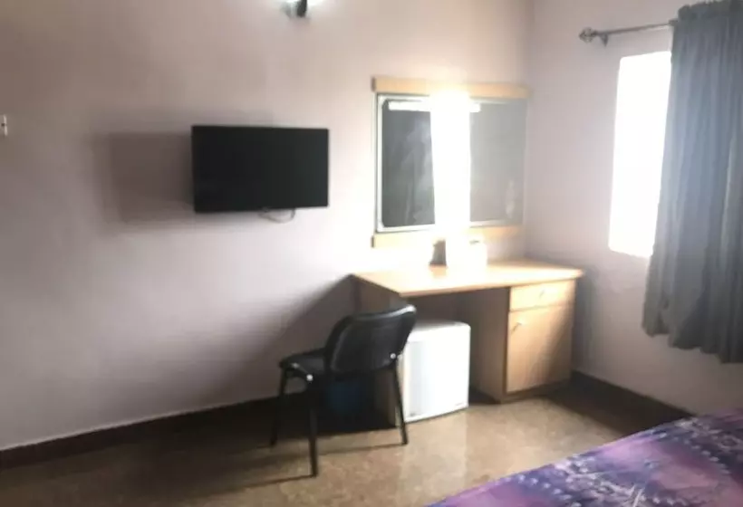 Meadway Luxury Hotels