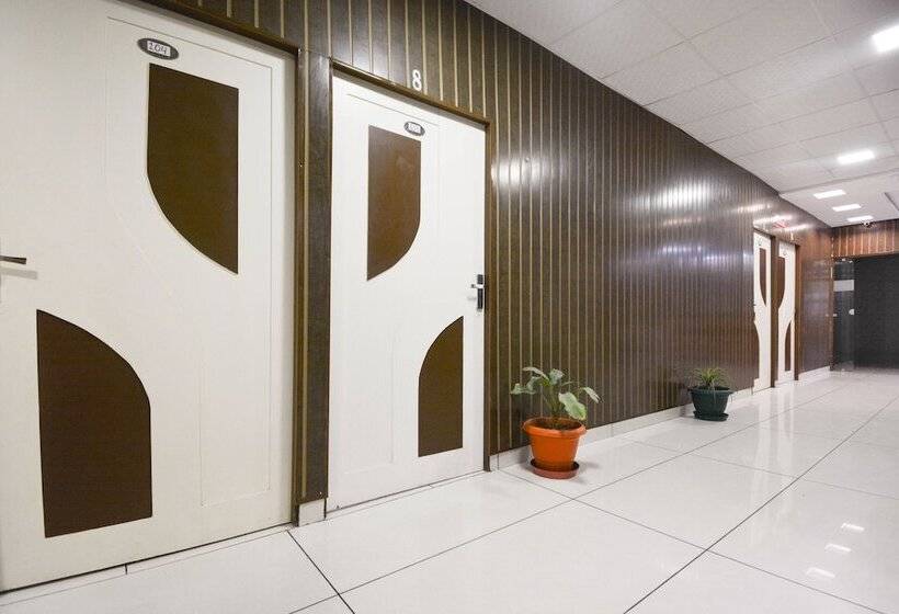 Oyo 16515 Hotel Bombay Residency