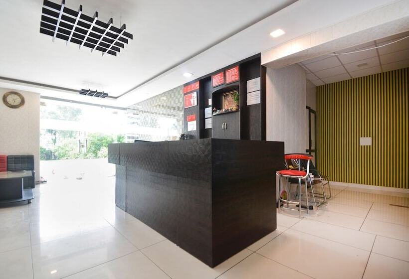 Oyo 16515 Hotel Bombay Residency