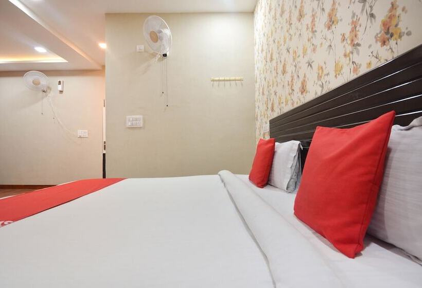 Oyo 16515 Hotel Bombay Residency