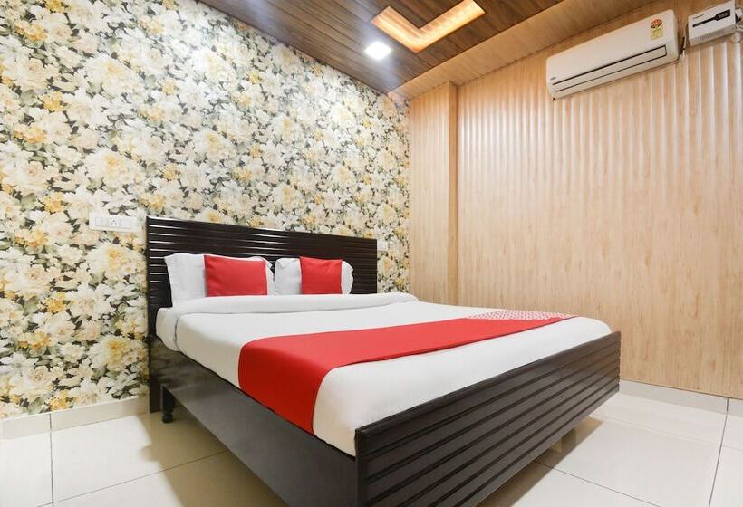 Oyo 16515 Hotel Bombay Residency