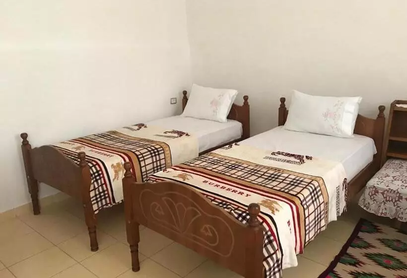 پانسیون Tourists Guest House