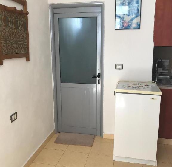 پانسیون Tourists Guest House