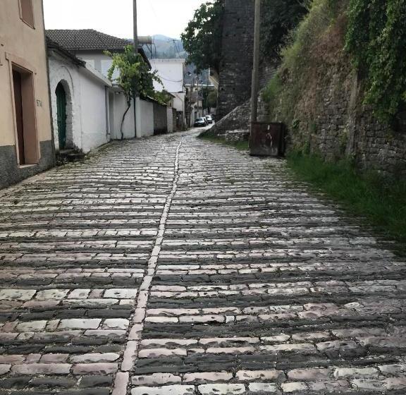 پانسیون Tourists Guest House