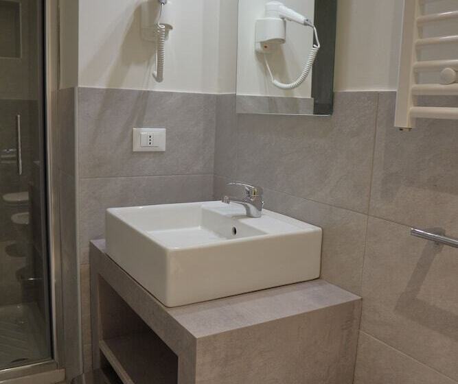 مبيت وإفطار Dimora Dell Arte   Foresteria Lombarda Smart Rent