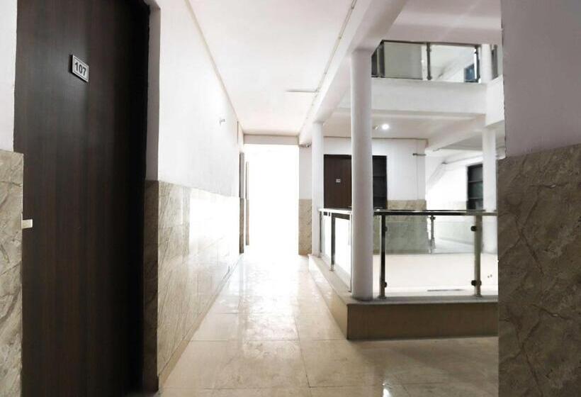 Hotel O Noida Villa