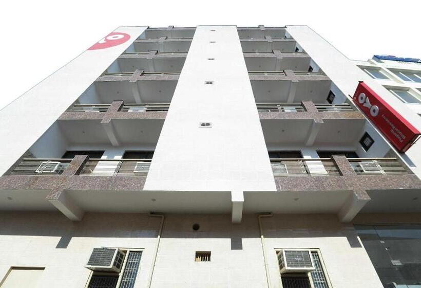 Hotel O Noida Villa