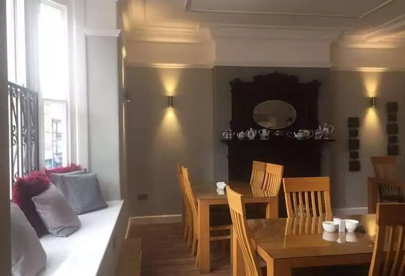 Aamiaismajoitus (B&B) Stephensons Tea And Coffee House