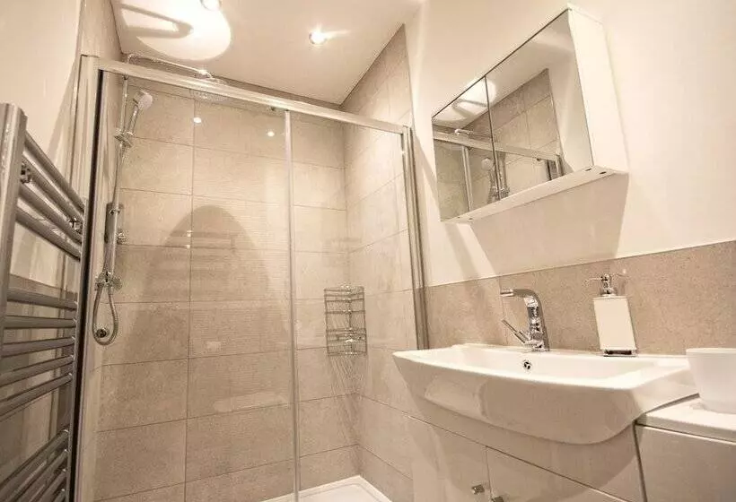 Aamiaismajoitus (B&B) Stephensons Tea And Coffee House