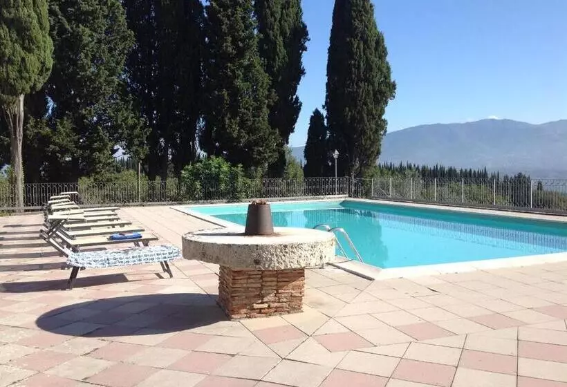 Hotelli Castello Di Pratelli