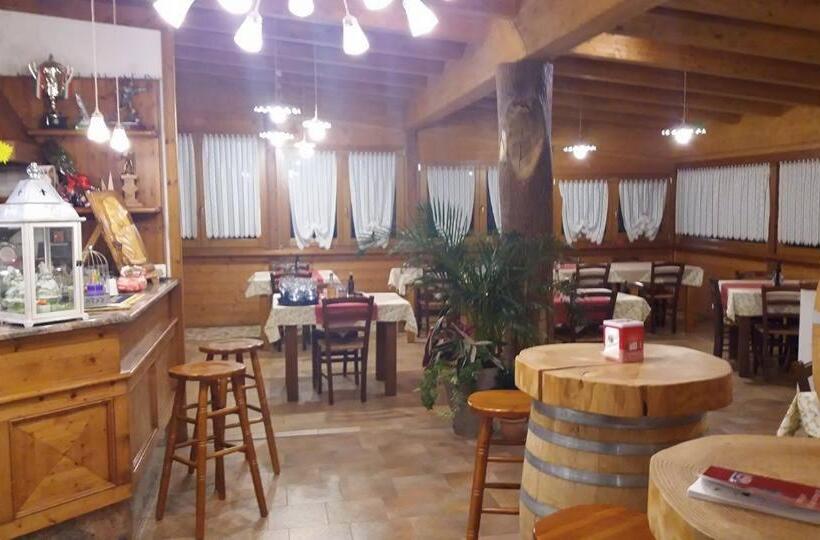 ホテル La Fontanella