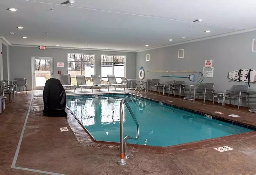 ホテル Towneplace Suites By Marriott Louisville Airport