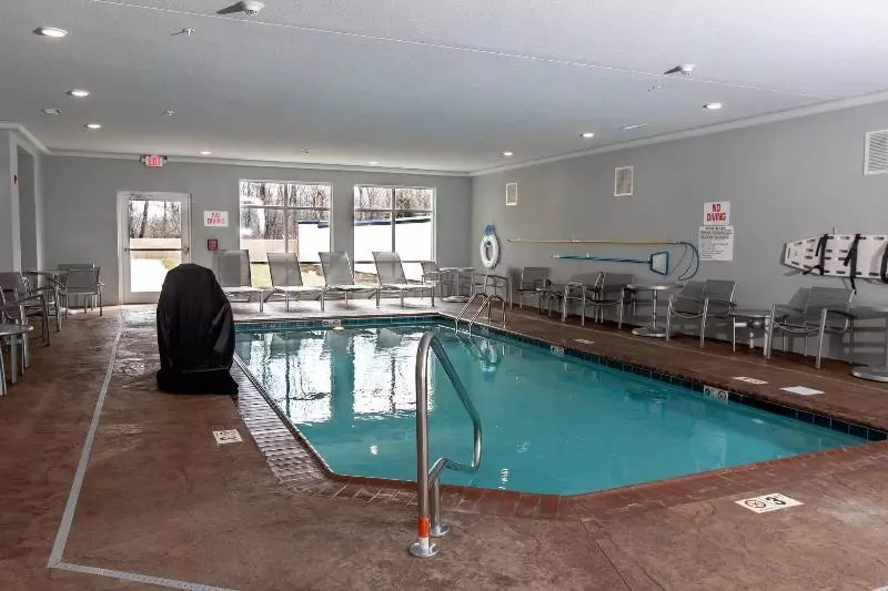 ホテル Towneplace Suites By Marriott Louisville Airport