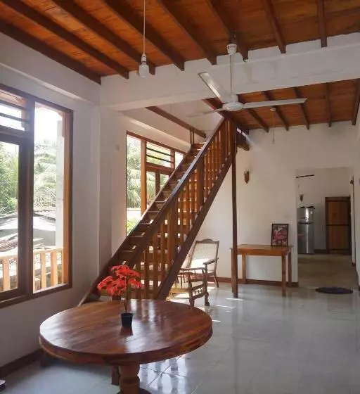 ペンション Mallika Guest House