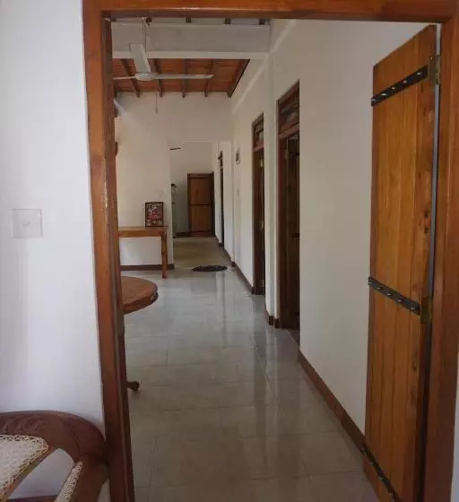 ペンション Mallika Guest House