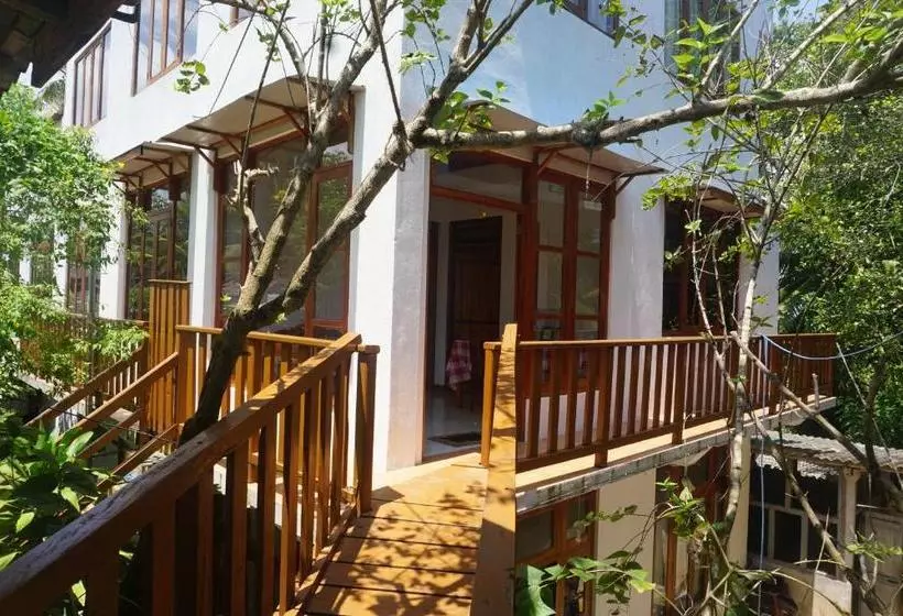 ペンション Mallika Guest House
