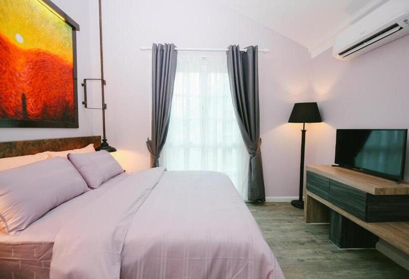 The Royale Chenang Resort