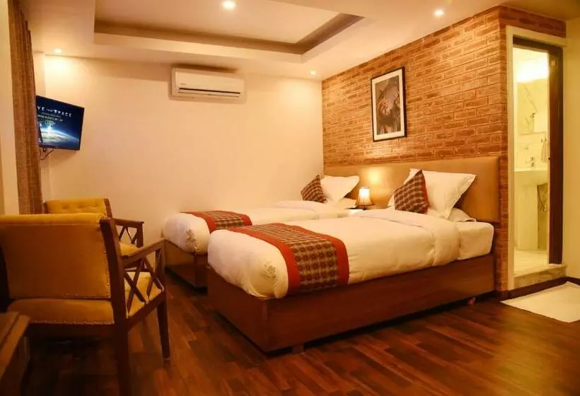 هتل Kailash Kuti Inn