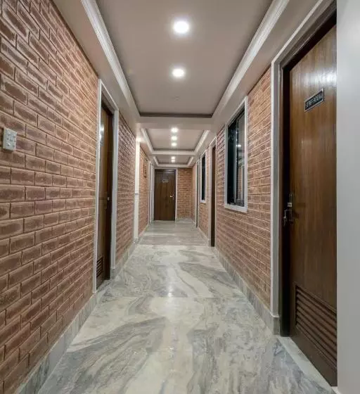 هتل Kailash Kuti Inn