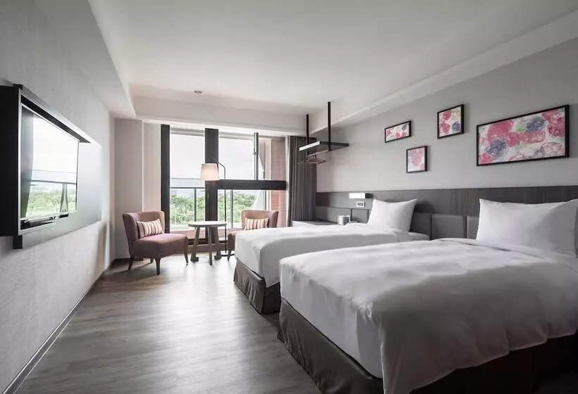 Lakeshore Hotel Yilan
