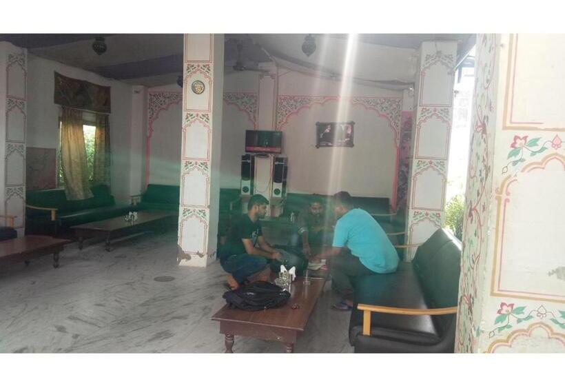 酒店 Moon Dance Garden & Restaurant