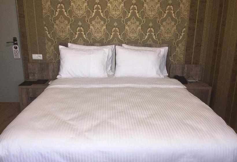 هتل Atlantis Near Airport