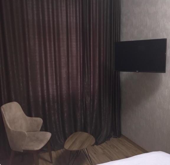 هتل Atlantis Near Airport