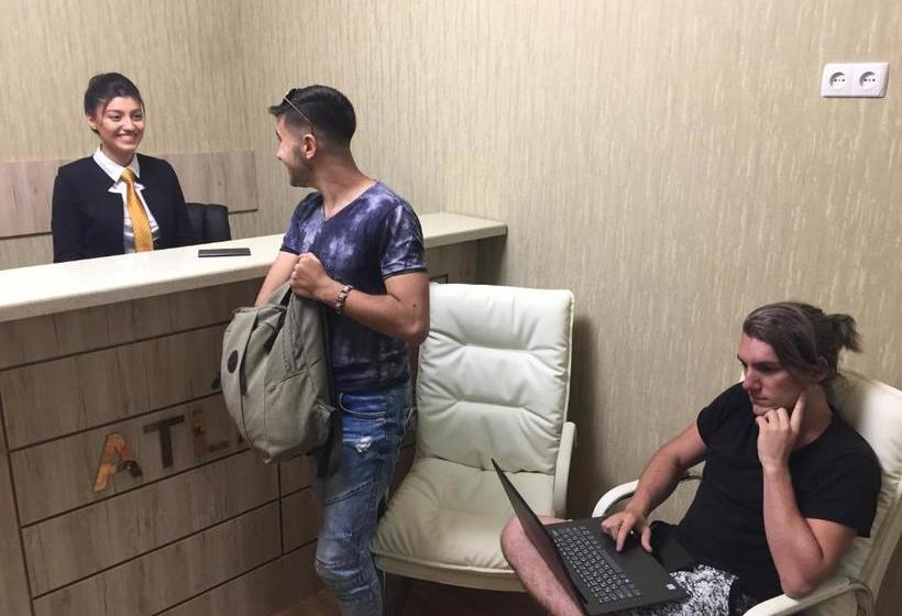 هتل Atlantis Near Airport