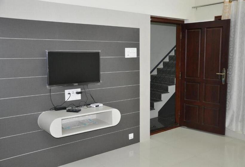 پانسیون Moonlight Residency