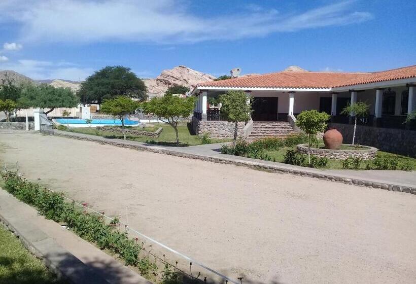 فندق صغير Hostería Municipal De Angastaco