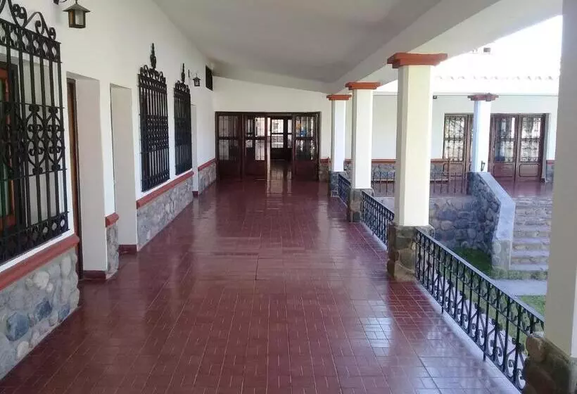 ユースホステル Hostería Municipal De Angastaco