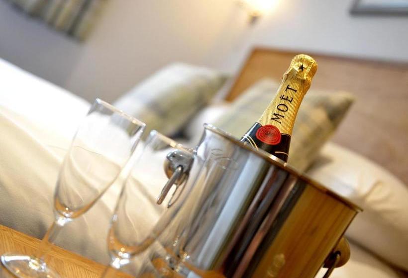 旅馆 The Cayley Arms Inn