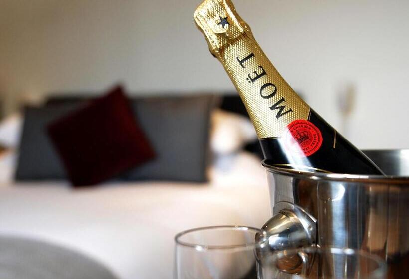 旅馆 The Cayley Arms Inn