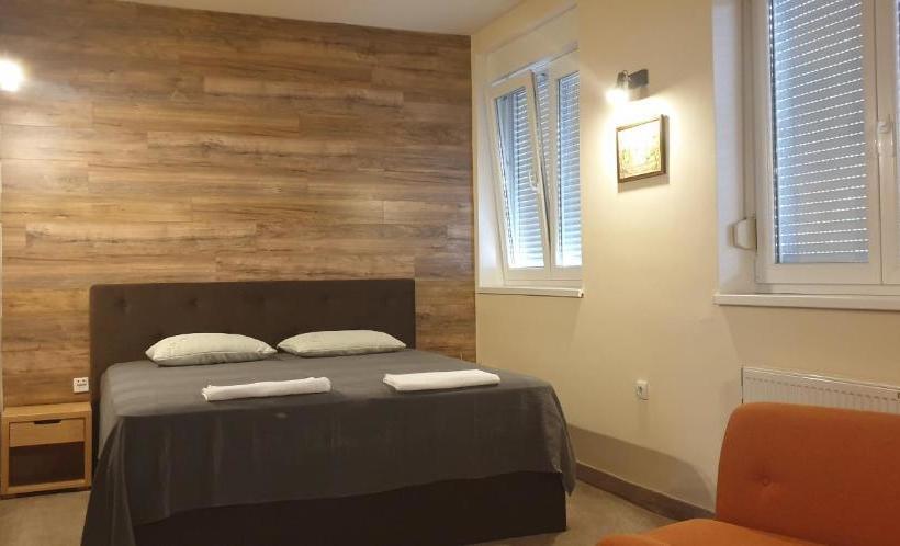 هاستل Vege & Vegan Restaurant And Accommodation