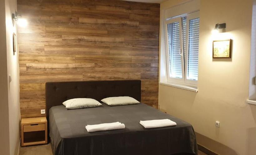 هاستل Vege & Vegan Restaurant And Accommodation