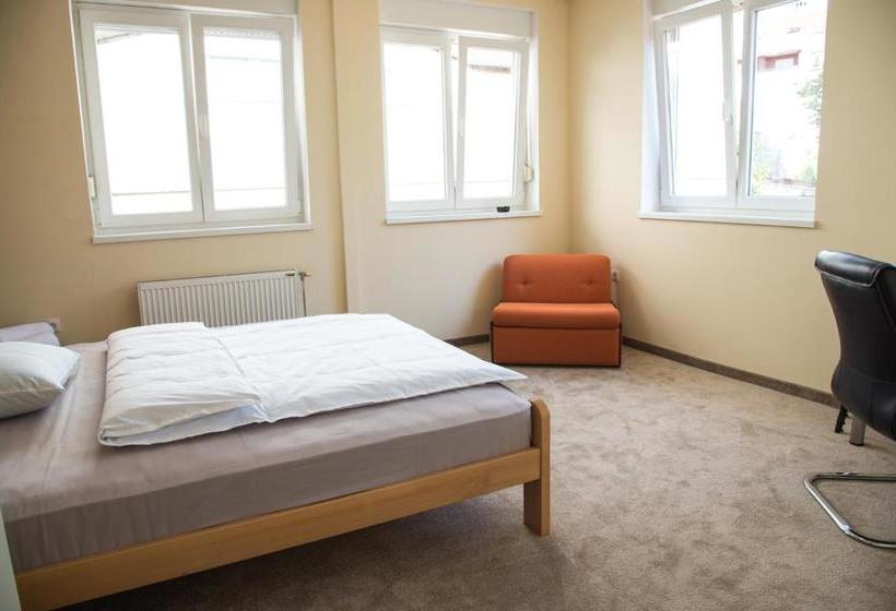 هاستل Vege & Vegan Restaurant And Accommodation