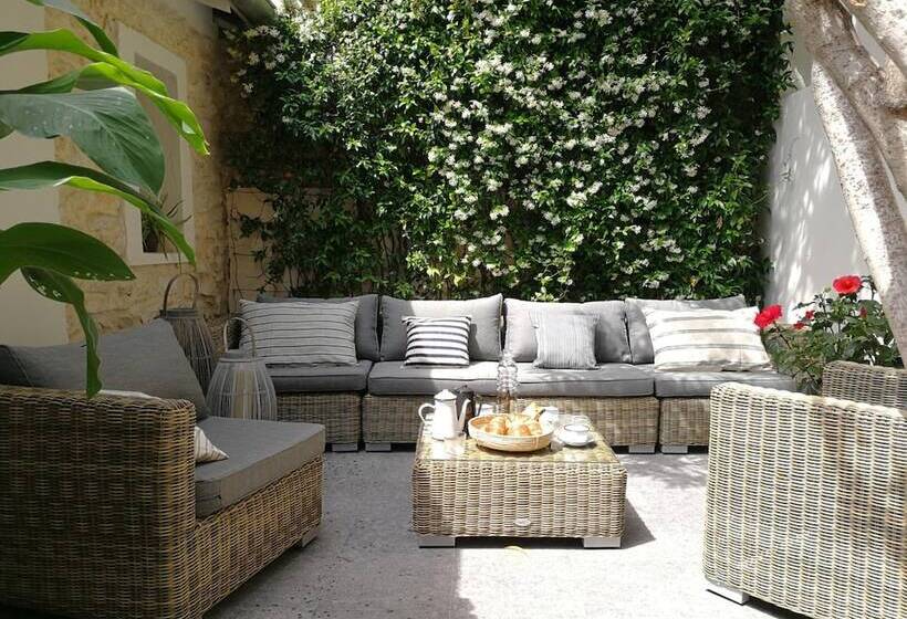 تختخواب و صبحانه Antichambre