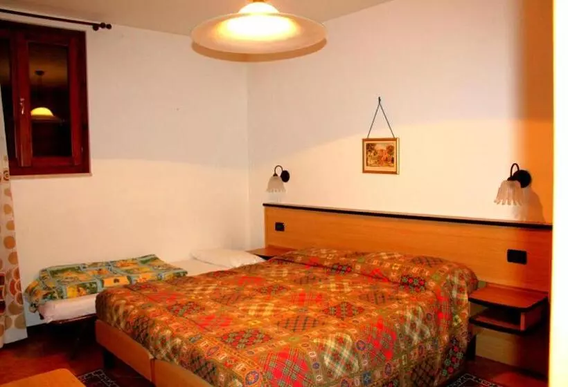 Hotelli Albergo Ristorante Le Fontane