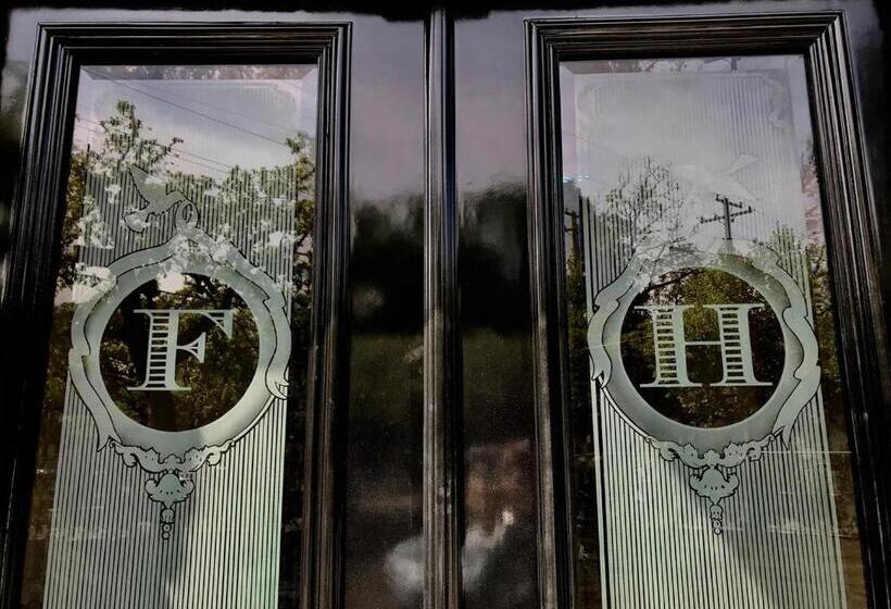 Отель The Francis House