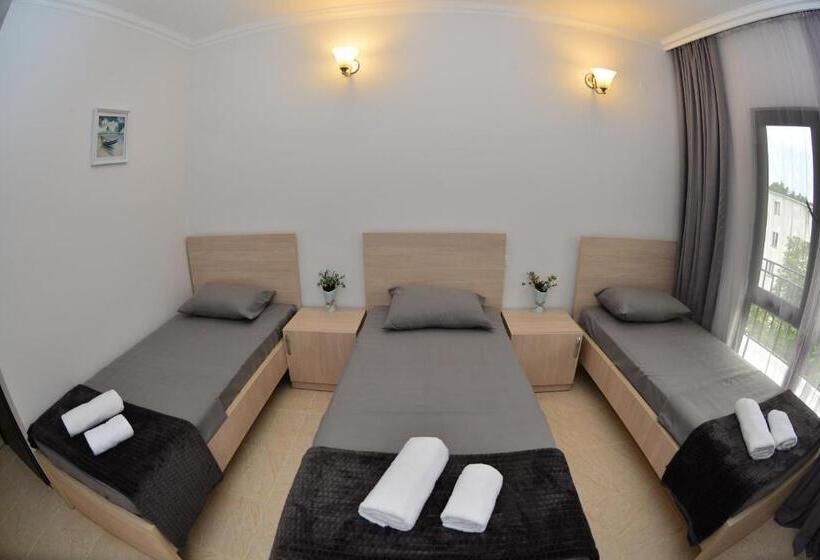 تختخواب و صبحانه Gori