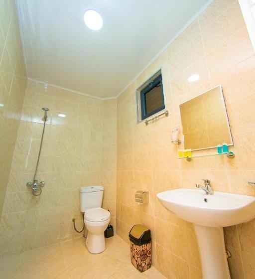 تختخواب و صبحانه Gori