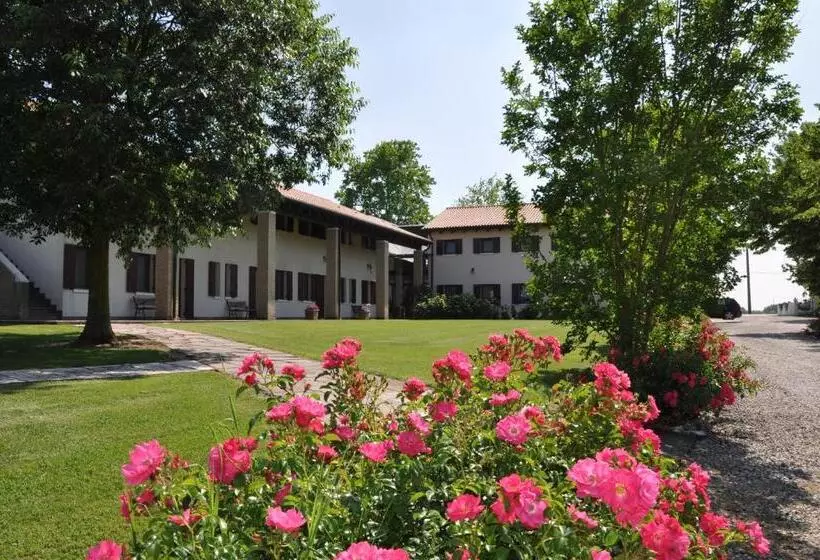 هتل Agriturismo Ancillotto