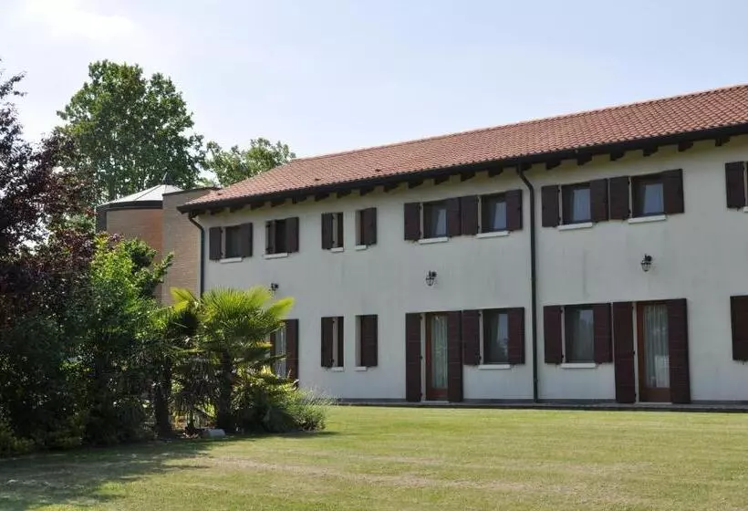 هتل Agriturismo Ancillotto