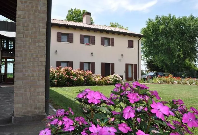 هتل Agriturismo Ancillotto